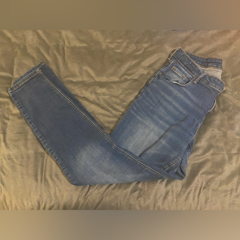 Mid-Rise Rockstar Super Skinny Jeans